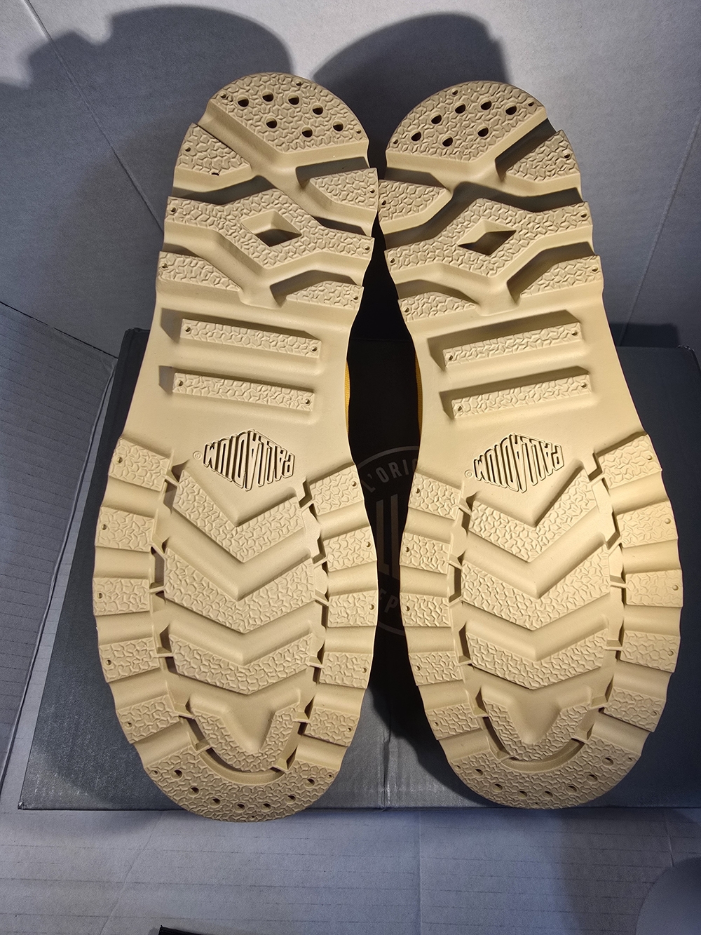 Palladium Women Yellow Canvas Lace-up boots/sneakers - Picture 9 of 9